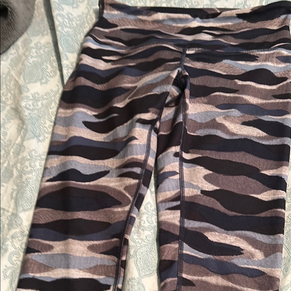 Lululemon Capris 
Camo pattern
Like new
Size 6
See tag
See pics